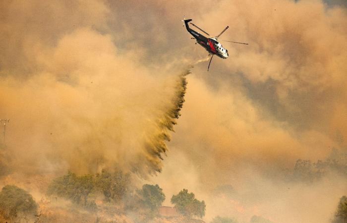 Migliaia di persone minacciate da un incendio vicino a Los Angeles