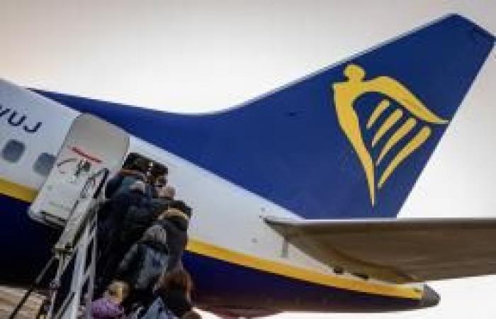 la sua valigia “entrava perfettamente” nel “tester bagagli” di Ryanair… ma Catherine deve ancora pagare più di 130€ di multa!