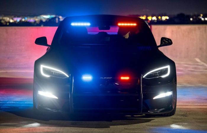 La nuova arma dello sceriffo di Los Angeles raggiunge i 320 km/h!