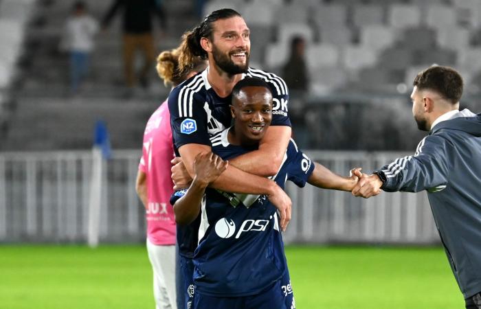 Voli convenzionali, casa di Vital Nsimba, fagioli fortunati… La vita felice di Andy Carroll in Francia