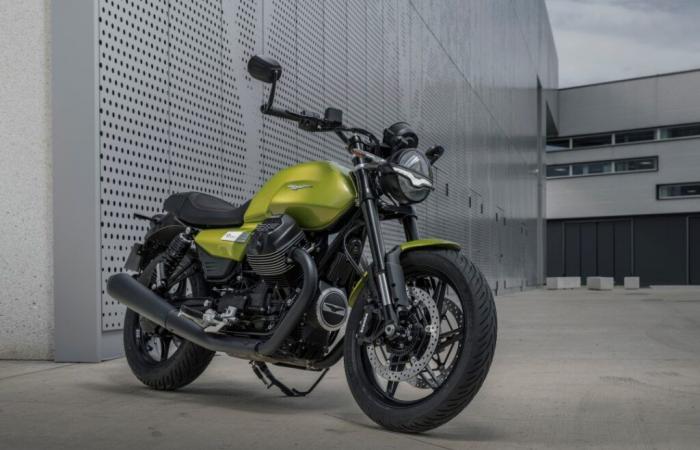 Moto Guzzi fa rivivere la mitica gamma V7 con aggiornamenti all'avanguardia.