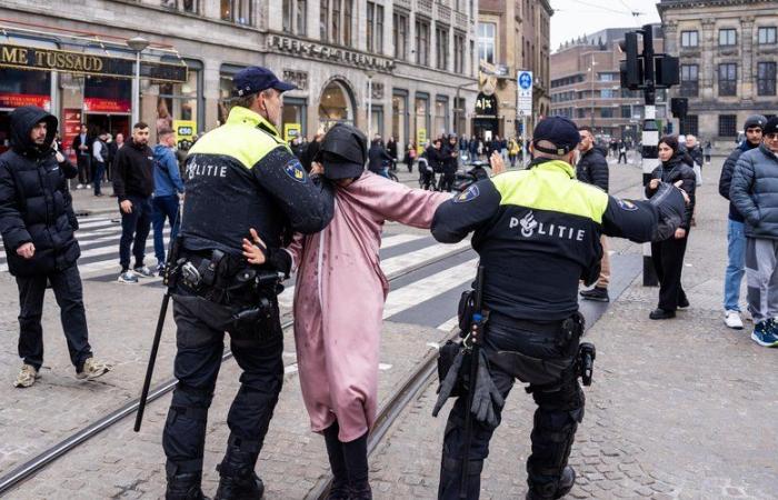 Sostenitori israeliani aggrediti ad Amsterdam: la polizia olandese afferma che sta indagando su “una possibile presa di ostaggi e persone scomparse” senza “essere in grado di confermare l’informazione”