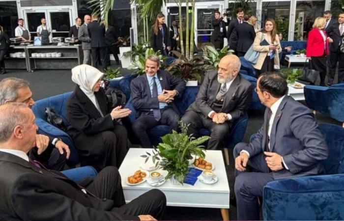 Erdoğan ha incontrato il leader greco Hristodulidis: hanno bevuto caffè e mangiato croissant