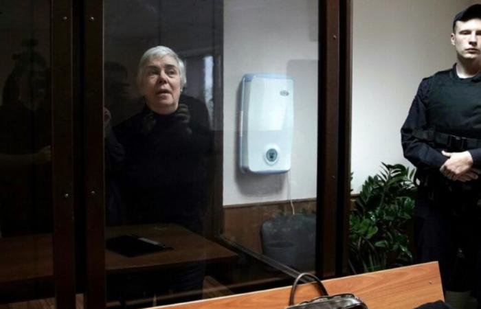 Russia: richiesti sei anni di carcere per il pediatra accusato di aver criticato l'offensiva in Ucraina