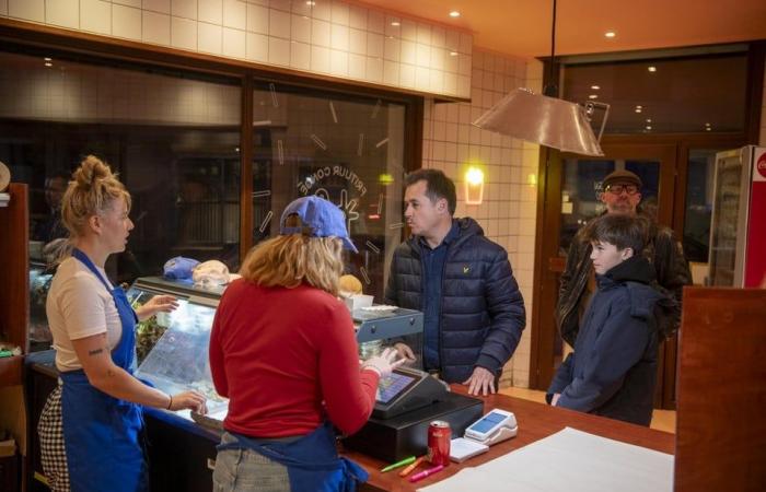 “Instagram chip shop” Congé apre i battenti a Berchem: “Gente, con me come una specie di proprietario di un bar” (Anversa)