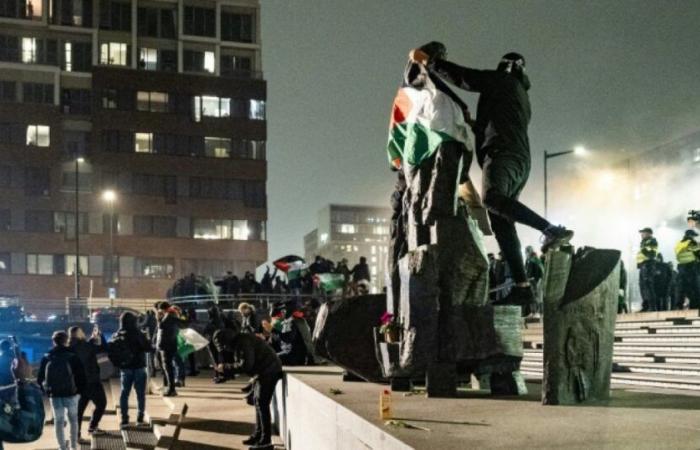 I tifosi israeliani tornano a casa dopo la notte di violenze ad Amsterdam: Notizie