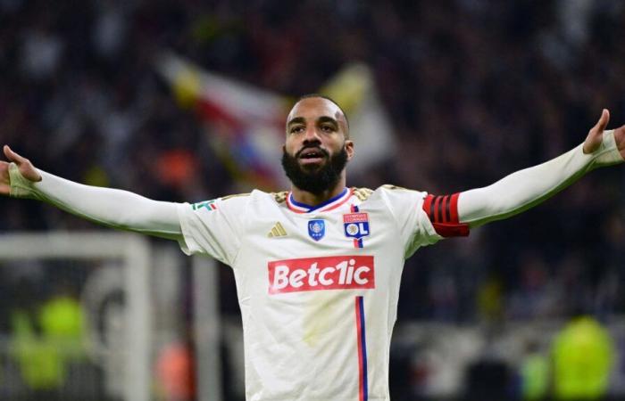 OL – Saint-Etienne, il messaggio provocatorio di Lacazette ai Verdi