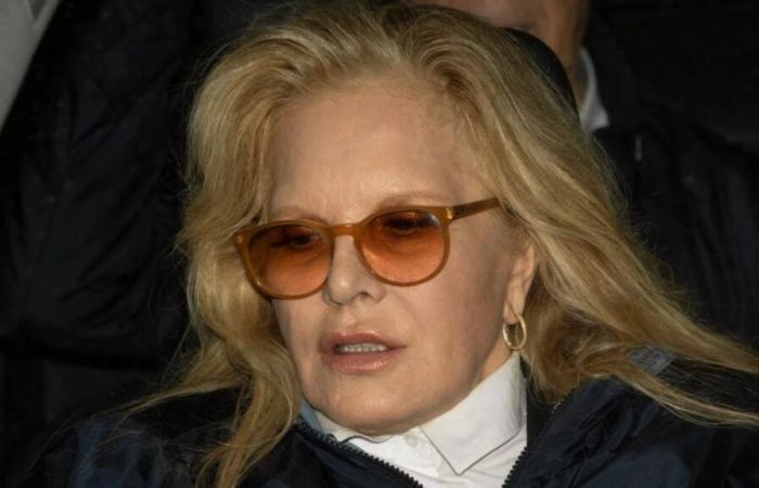 Sylvie Vartan parla della morte di Johnny Hallyday: “Non possiamo essere in pace”