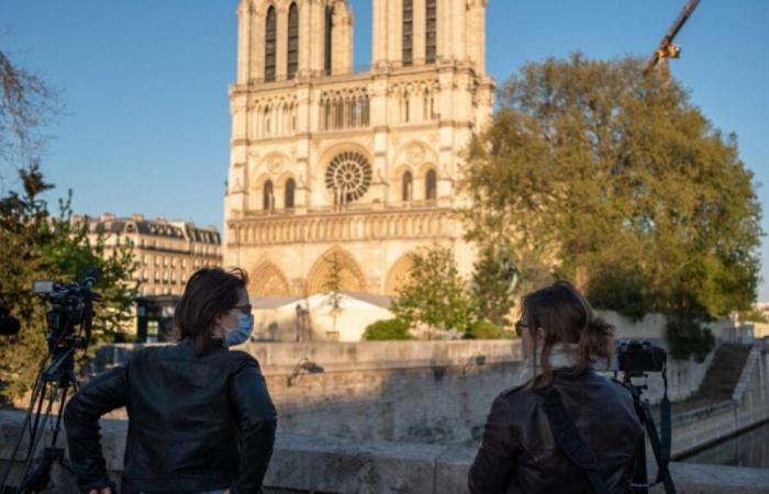 Le campane di Notre-Dame de Paris suonano per la prima volta dall'incendio del 2019