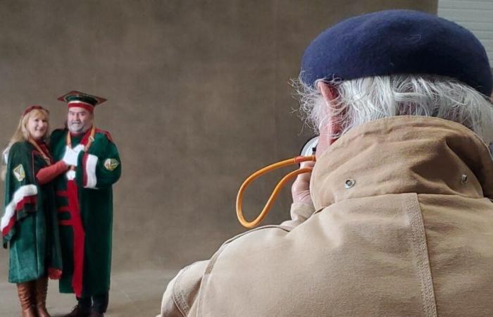 FOTO. “Un caleidoscopio per le generazioni future”: Yann Arthus-Bertrand dipinge un ritratto della gente di Sarthois