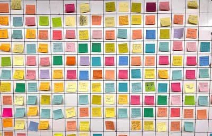 [PHOTOS] Elezione di Donald Trump: torna la “terapia post-it” nella metropolitana di New York