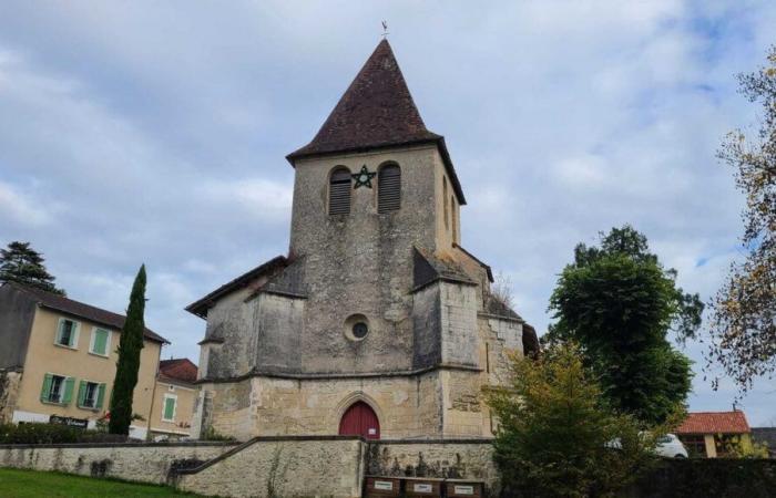 Lanciato in Dordogna un appello a donazioni per salvare una chiesa minacciata dagli alberi che crescono sui suoi muri