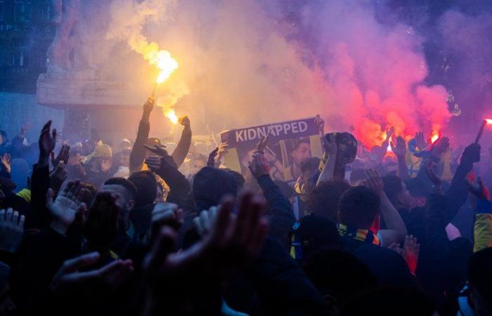 Sostenitori israeliani attaccano ad Amsterdam: 62 persone arrestate e cinque ricoverate in ospedale… quello che sappiamo degli scontri