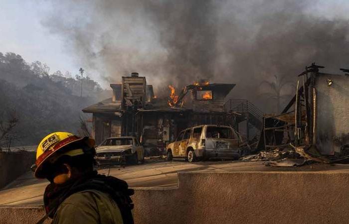 I quartieri ai margini della natura soggetti agli incendi stanno crescendo rapidamente