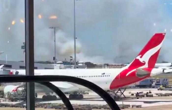 Aereo Qantas costretto ad un atterraggio d’emergenza dopo un guasto al motore