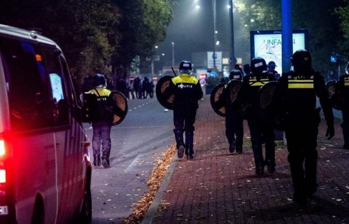 Israele invia aerei umanitari dopo un “incidente molto violento” tra i sostenitori di Amsterdam