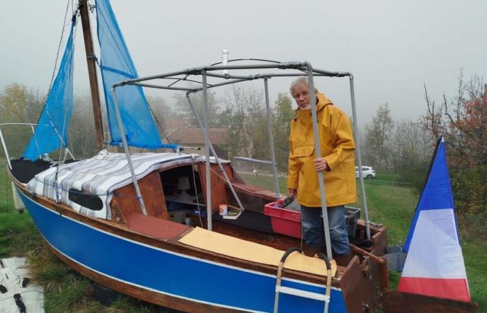 VIDEO – Seguirà il Vendée Globe su una barca, installata in mezzo al suo giardino