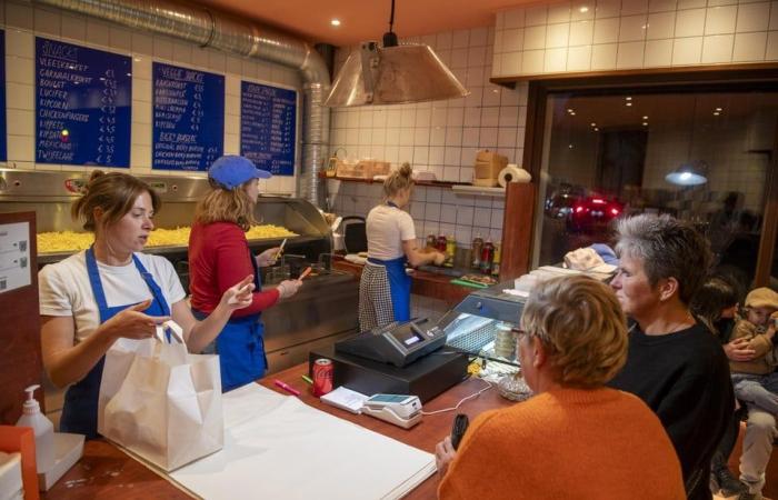 “Instagram chip shop” Congé apre i battenti a Berchem: “Gente, con me come una specie di proprietario di un bar” (Anversa)