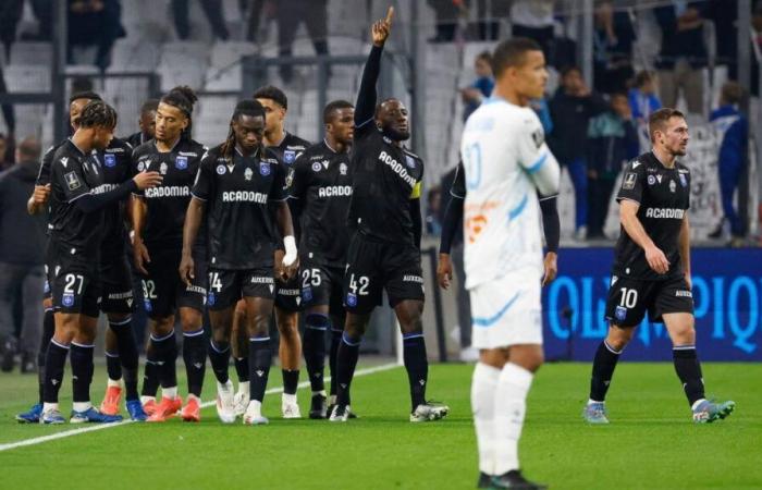 L'AJ Auxerre infligge una correzione umiliante all'OM al Vélodrome