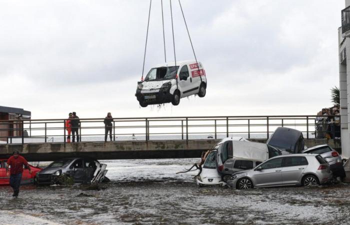 Cadaqués colpita da piogge impressionanti, auto spazzate via