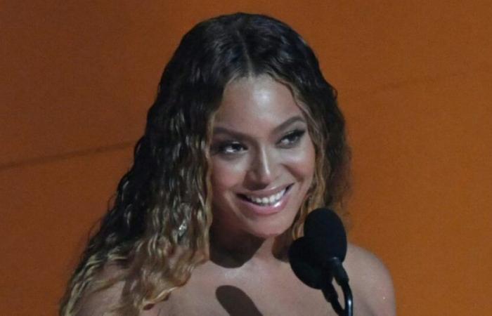 Beyoncé in pole position ai Grammy Awards con il suo album country: News