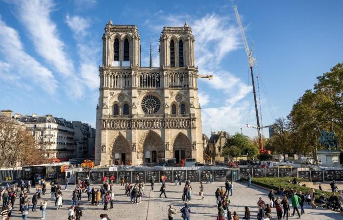 Parigi: le campane di Notre-Dame suonano ancora