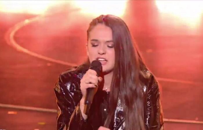 Julie dà fuoco alla Star Academy: gli internauti scioccati lodano la performance