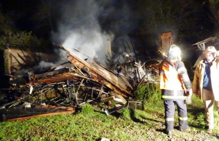 La casa bruciata è stata demolita per evitare che l’incendio riprendesse, a Grandcourt