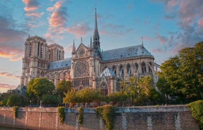 Le campane di Notre-Dame suonano per la prima volta dopo l'incendio