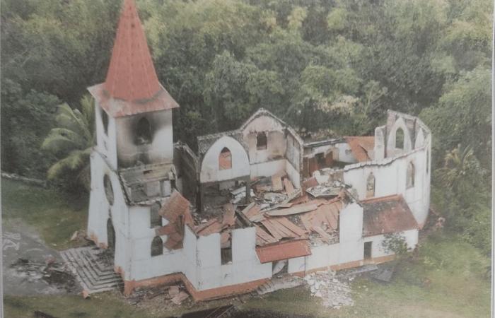 Tre persone incriminate per l’incendio della chiesa e degli edifici religiosi di Saint Louis, a Mont-Dore