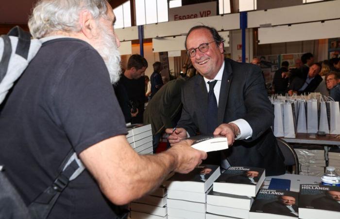 François Hollande e Valérie Trierweiler si incrociano a Corrèze.