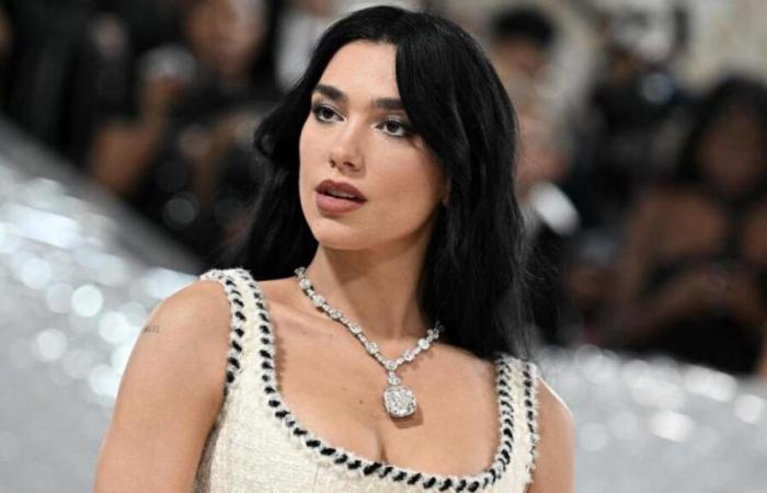 Dua Lipa annulla il concerto per motivi di sicurezza