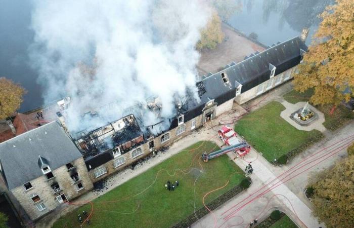 Cinque anni dopo l’incendio del municipio, raccontano