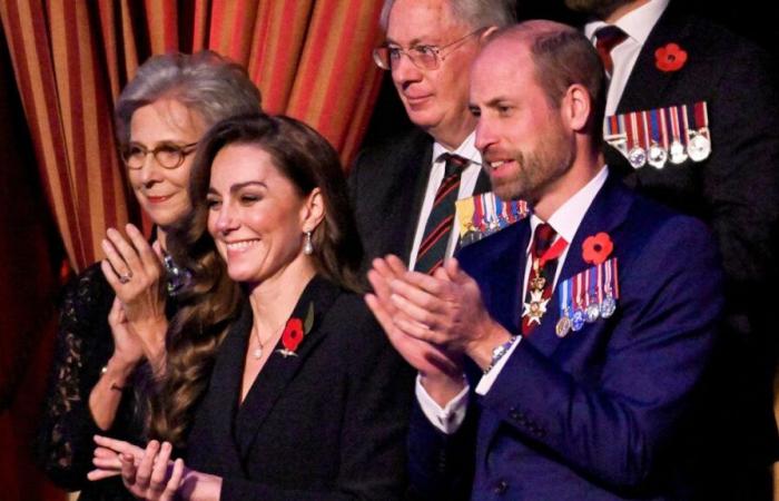 Kate Middleton fa un’apparizione reale al Festival of Remembrance