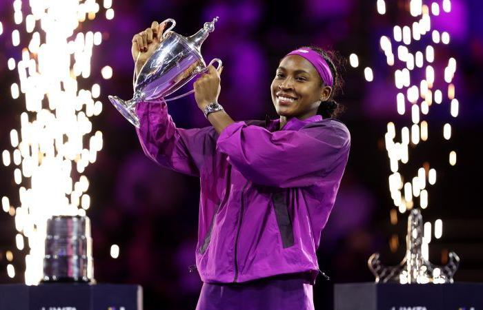 Coco Gauff completa la corsa dei suoi sogni diventando la più giovane a vincere le finali WTA in 20 anni