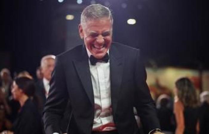 George Clooney esprime la sua opinione dalla cittadina di Brignoles nel Var