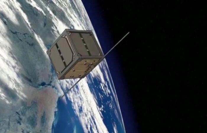 Il primo satellite di legno volò nello spazio