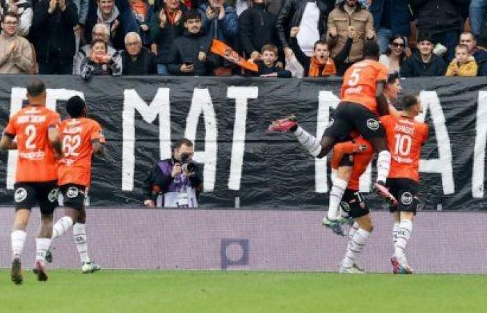 Il Lorient domina il Guingamp e torna al Paris FC, aggrappandosi a Pau