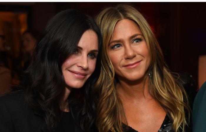 Courteney Cox rivela cosa Jennifer Aniston ha rubato ad Friends