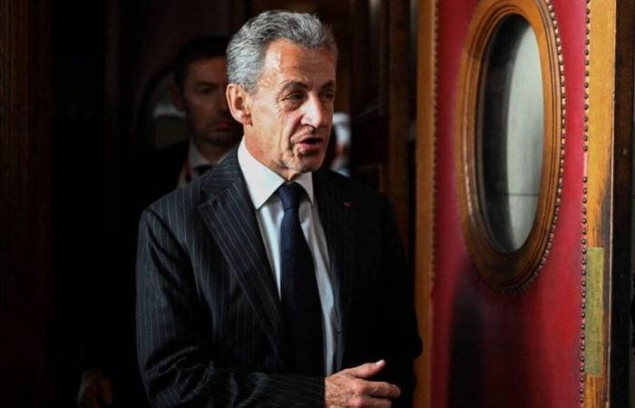 Nicolas Sarkozy attacca gli insegnanti delle scuole