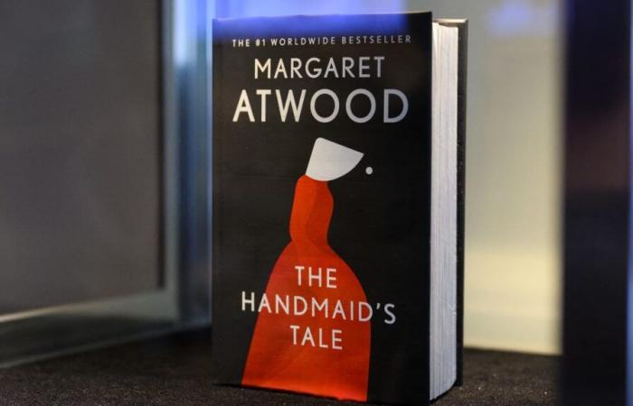 le vendite dei libri “The Handmaid’s Tale” e “1984” sono in netto aumento