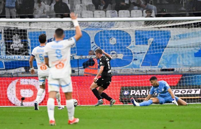 Ligue 1 – L'OM cade pesantemente contro l'Auxerre al Vélodrome (1-3)