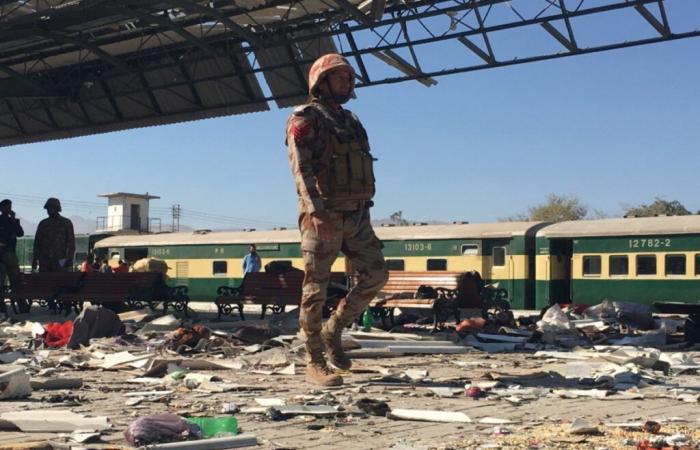 I separatisti beluci uccidono 25 persone alla stazione ferroviaria del Pakistan