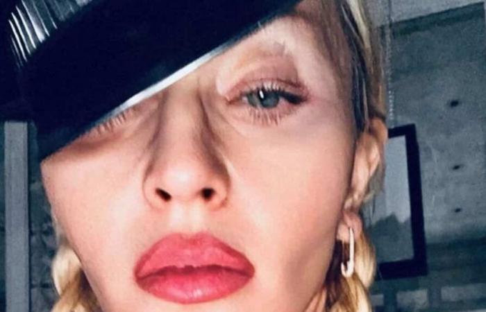 Madonna manda via Donald Trump con una torta molto significativa