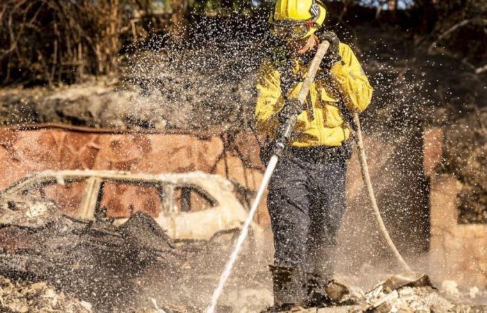 “Tutto era sparito nel pomeriggio”: i vigili del fuoco guadagnano terreno contro l’incendio vicino a Los Angeles