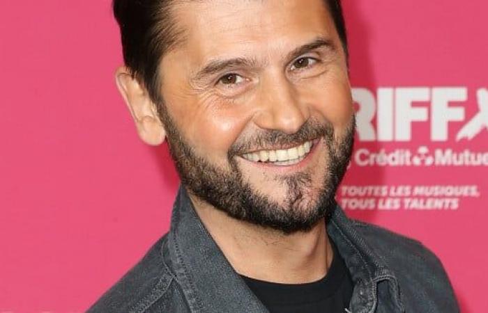 Christophe Beaugrand condivide per la prima volta una foto del suo adorabile figlio Valentin, con il volto completamente visibile