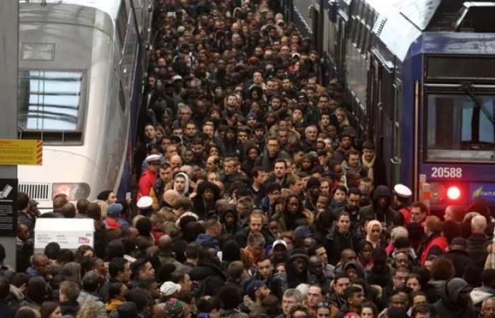 Come da tradizione, i sindacati della SNCF lanciano un avviso di sciopero rinnovabile e illimitato che inizia poco prima… delle vacanze scolastiche di Natale, questa volta “contro lo smantellamento di SNCF Merci”