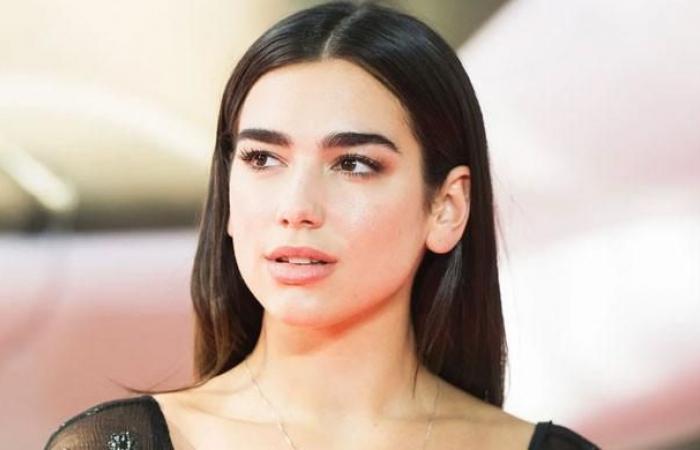 Dua Lipa annuncia una triste notizia per i fan asiatici: ‘Ho il cuore spezzato’