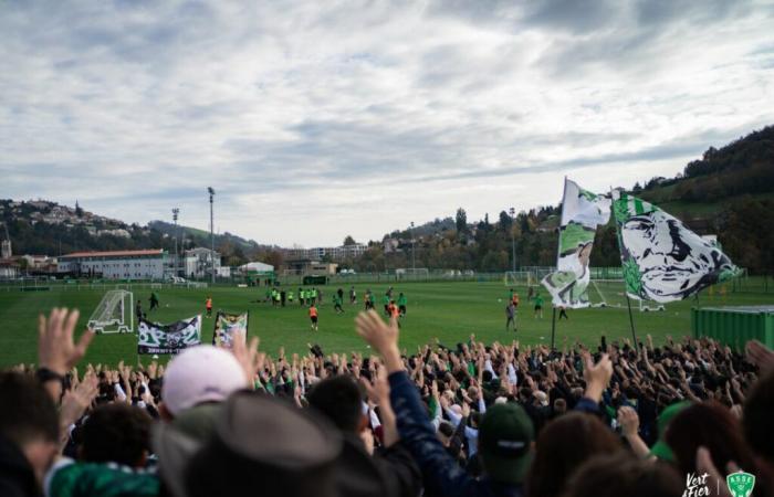 L'atmosfera pazzesca dei tifosi prima del derby