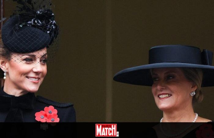 Kate Middleton maestosa per le commemorazioni della “Remembrance Sunday”.